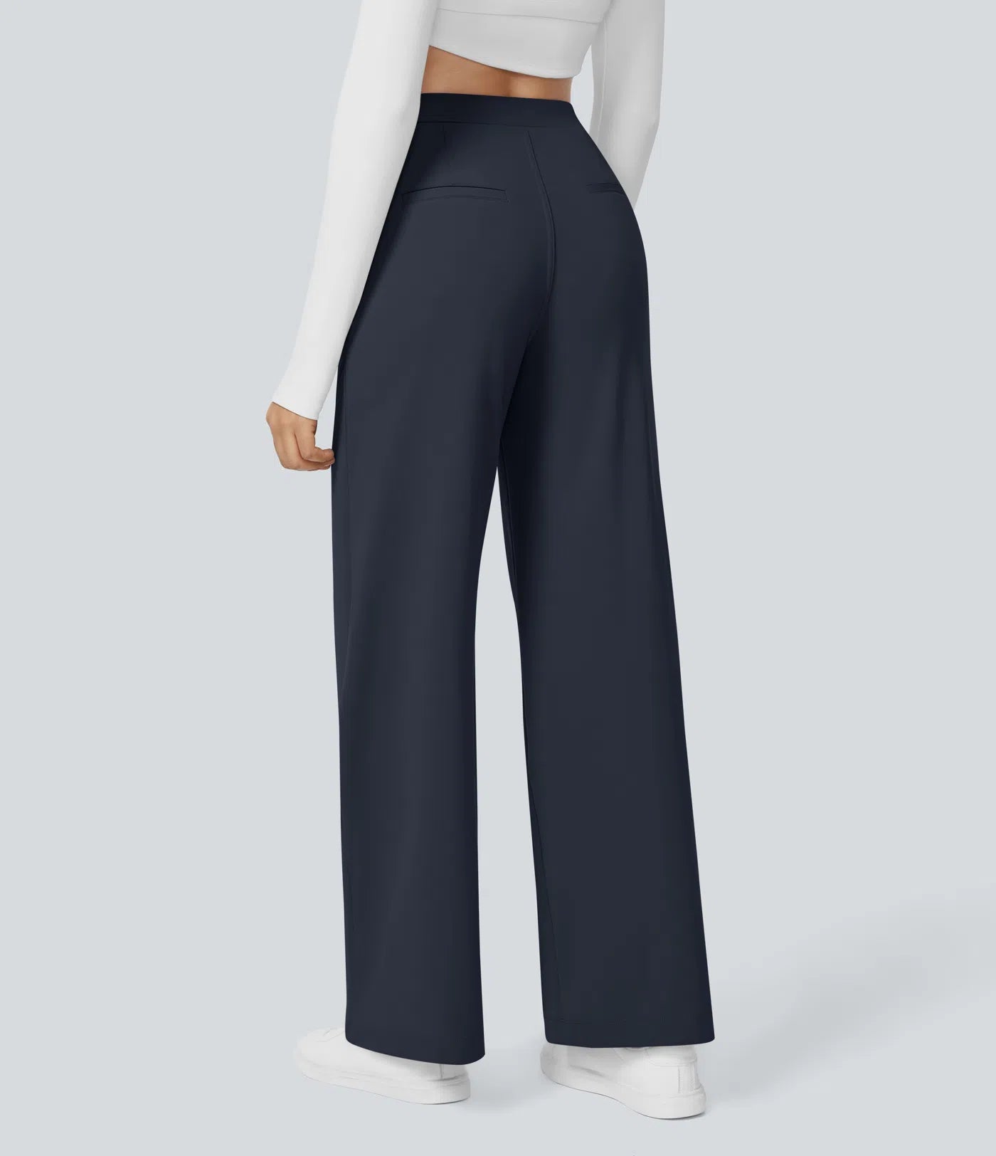 Plissierte dehnbare Stoffhose mit hohem Bund, Seitentaschen und geradem Bein