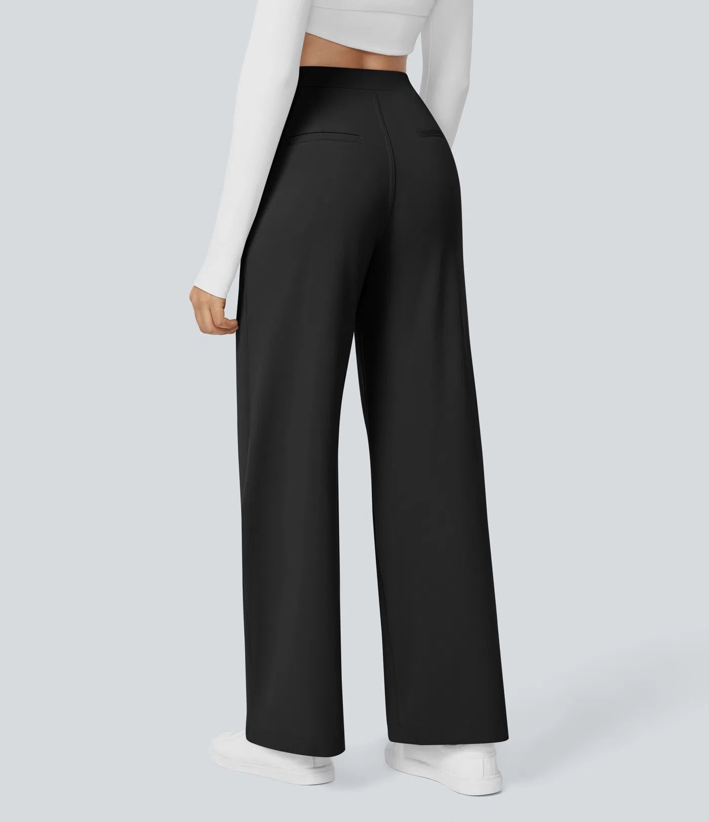 Plissierte dehnbare Stoffhose mit hohem Bund, Seitentaschen und geradem Bein