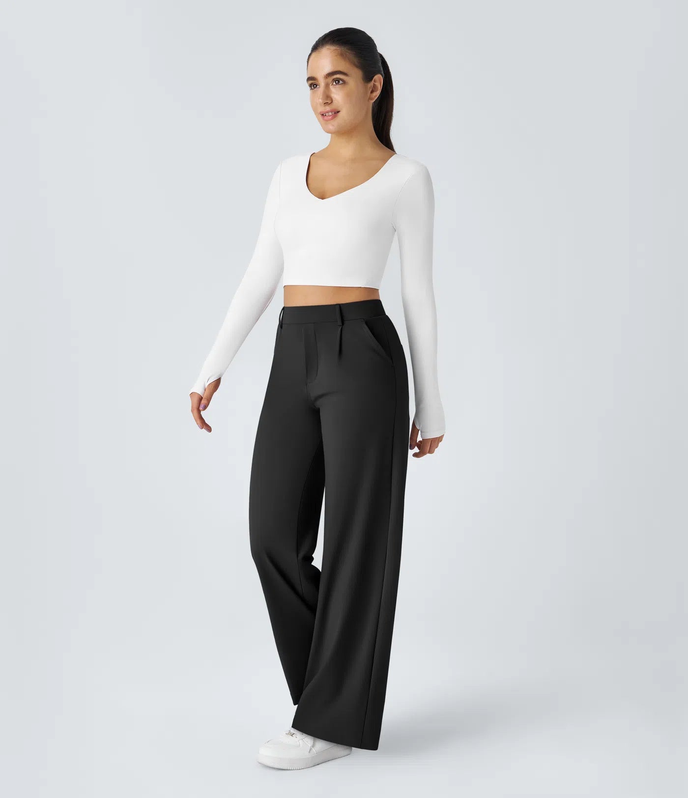 Plissierte dehnbare Stoffhose mit hohem Bund, Seitentaschen und geradem Bein