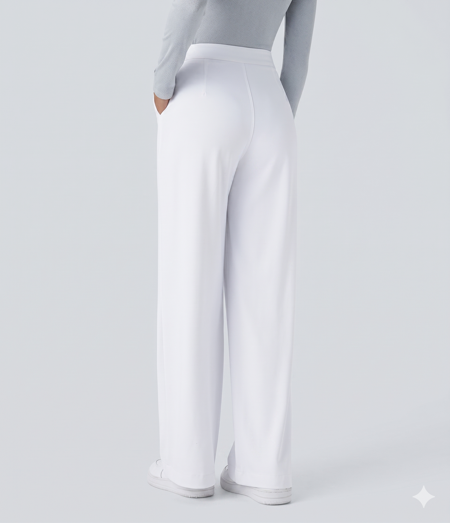 Plissierte dehnbare Stoffhose mit hohem Bund, Seitentaschen und geradem Bein